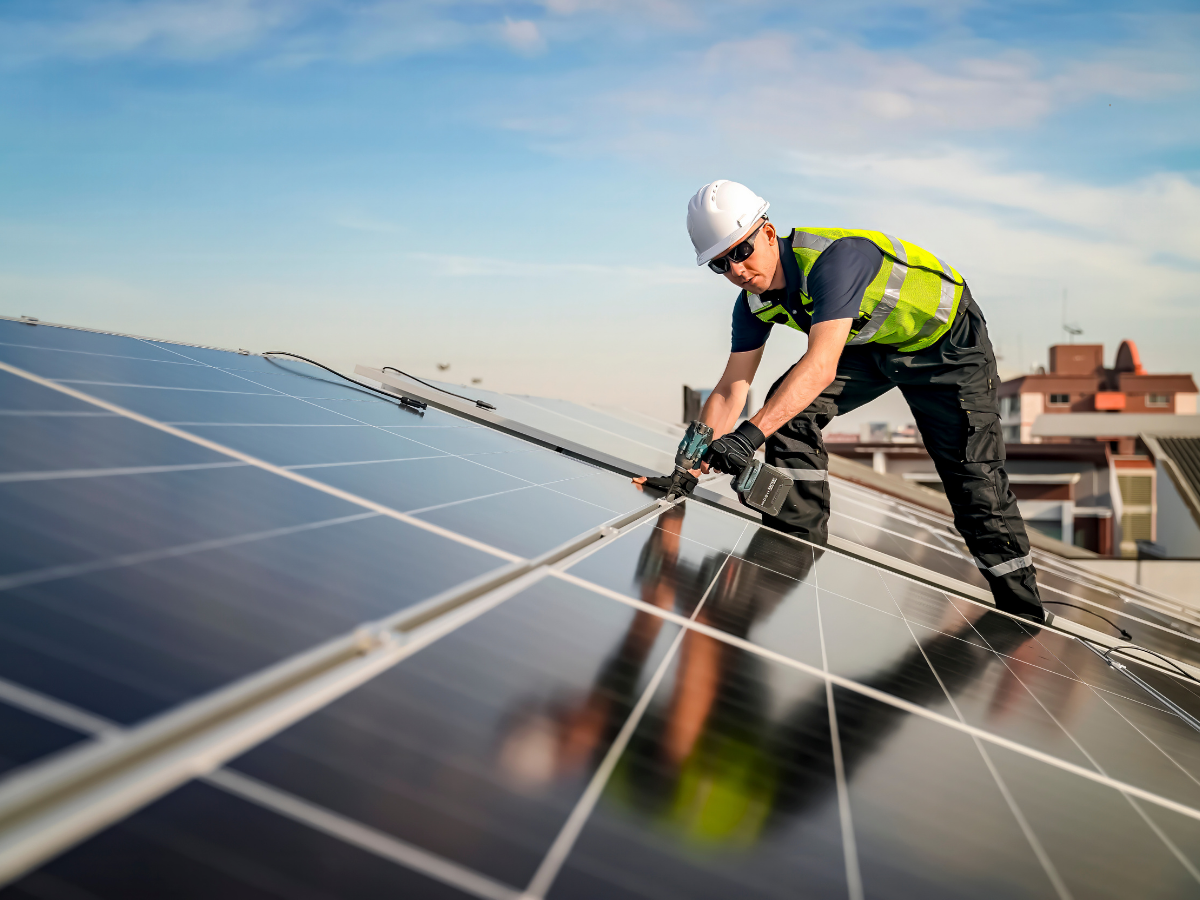 Lee más sobre el artículo ¿Necesito permiso para instalar placas solares en mi vivienda?