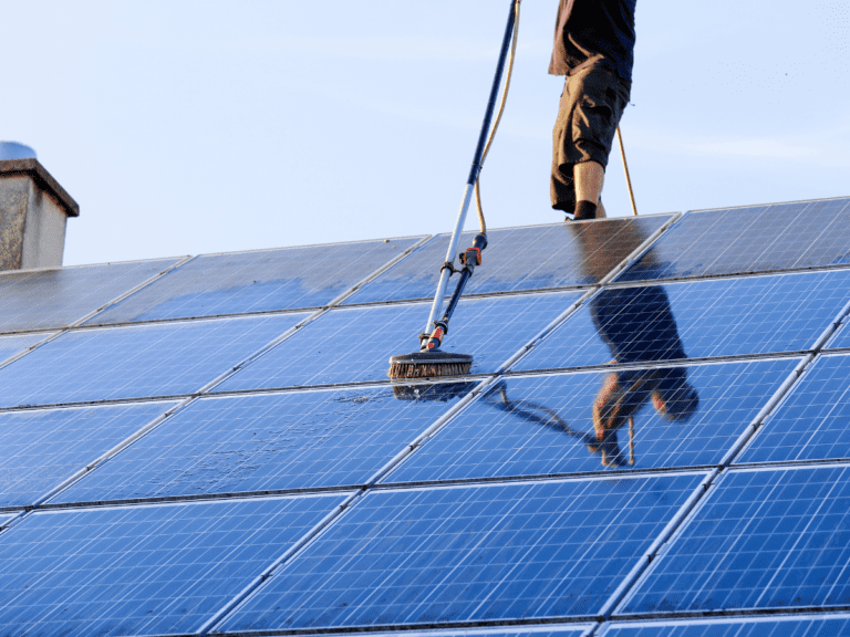 Lee más sobre el artículo ¿Qué hábitos ayudan a aprovechar mejor una instalación solar?
