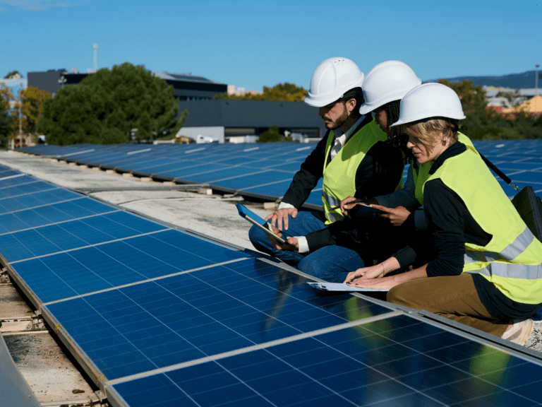 Lee más sobre el artículo ¿Las placas solares pierden eficiencia con el tiempo?