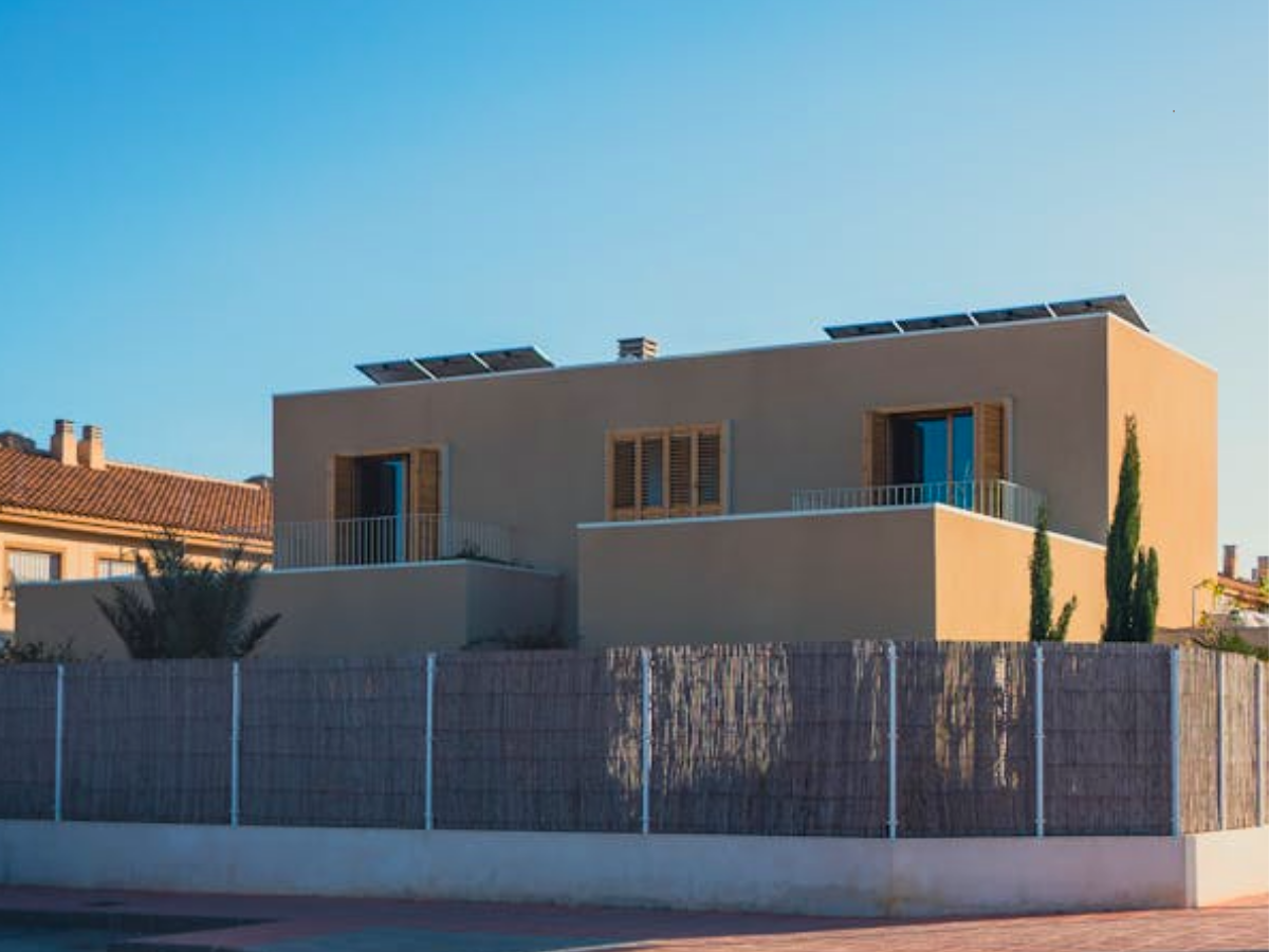 Lee más sobre el artículo ¿Cuánto puedes ahorrar realmente con placas solares en un año?